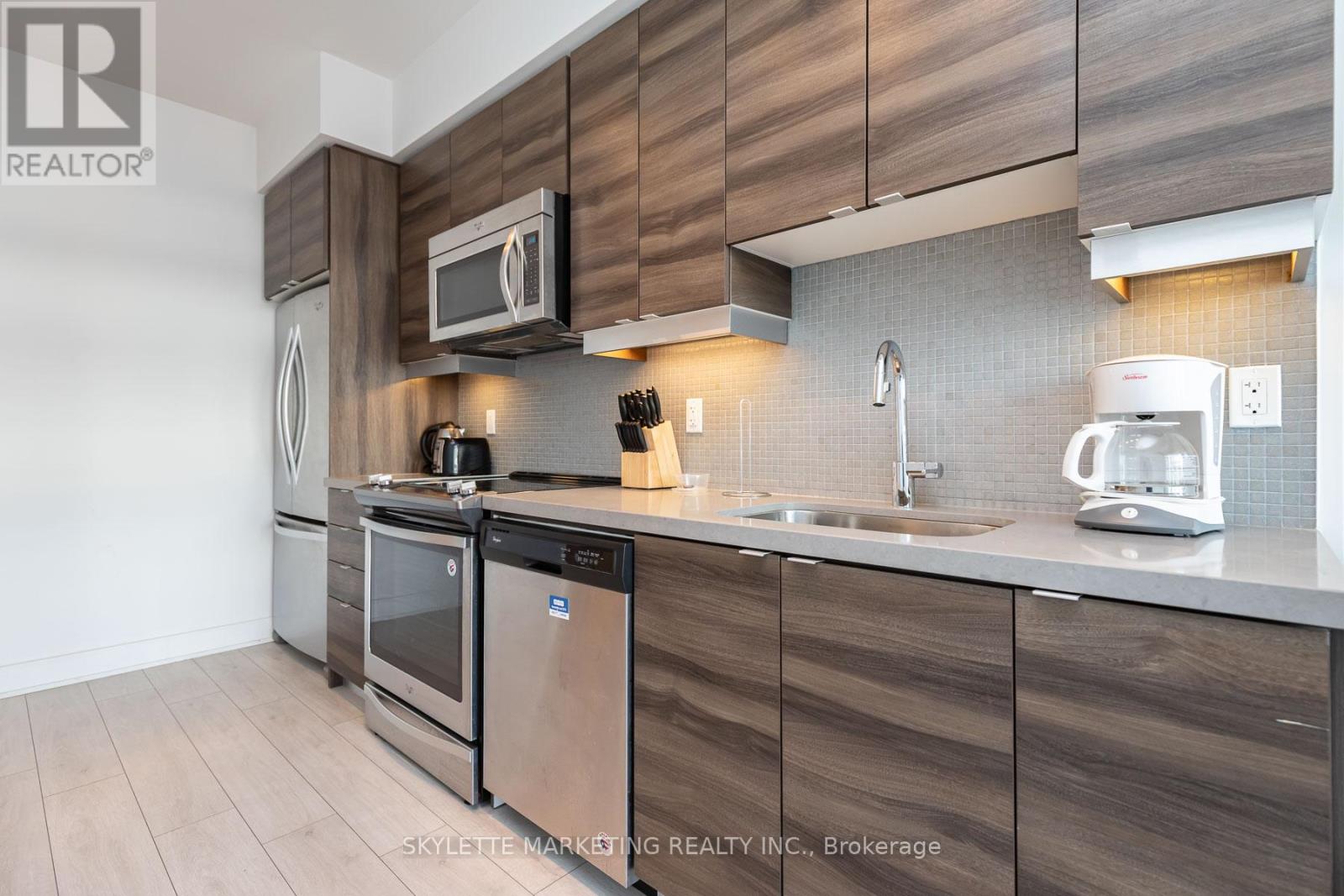 1822 - 525 Adelaide Street W, Toronto, Ontario  M5V 0N7 - Photo 4 - C12569938