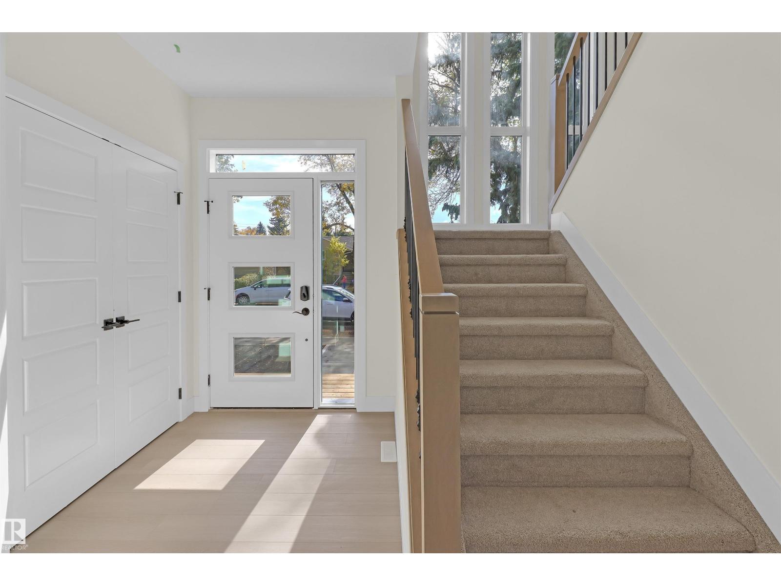 7938 91 Av Nw, Edmonton, Alberta  T6C 1R1 - Photo 2 - E4461955