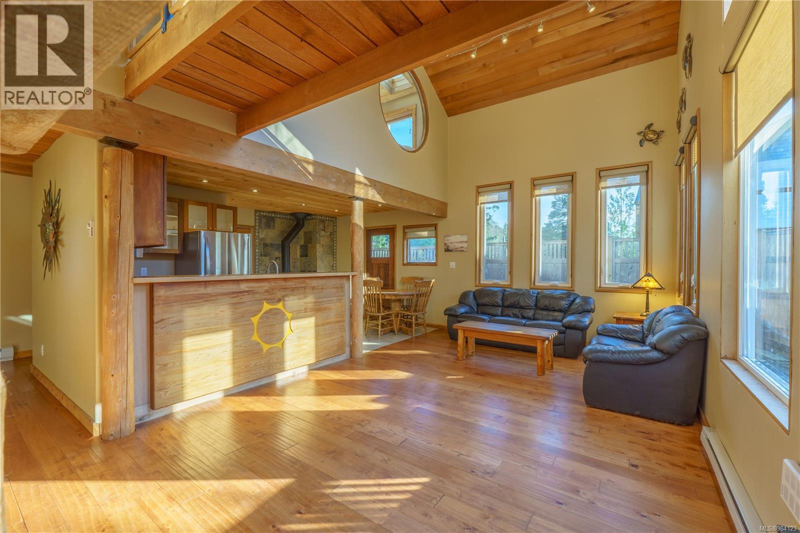 316 Leighton Way, Tofino, British Columbia  V0R 2Z0 - Photo 6 - 984123