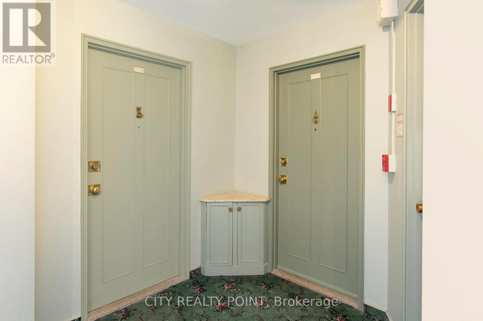 303 - 9 Deer Park Crescent, Toronto, Ontario  M4V 2C4 - Photo 23 - C12569952