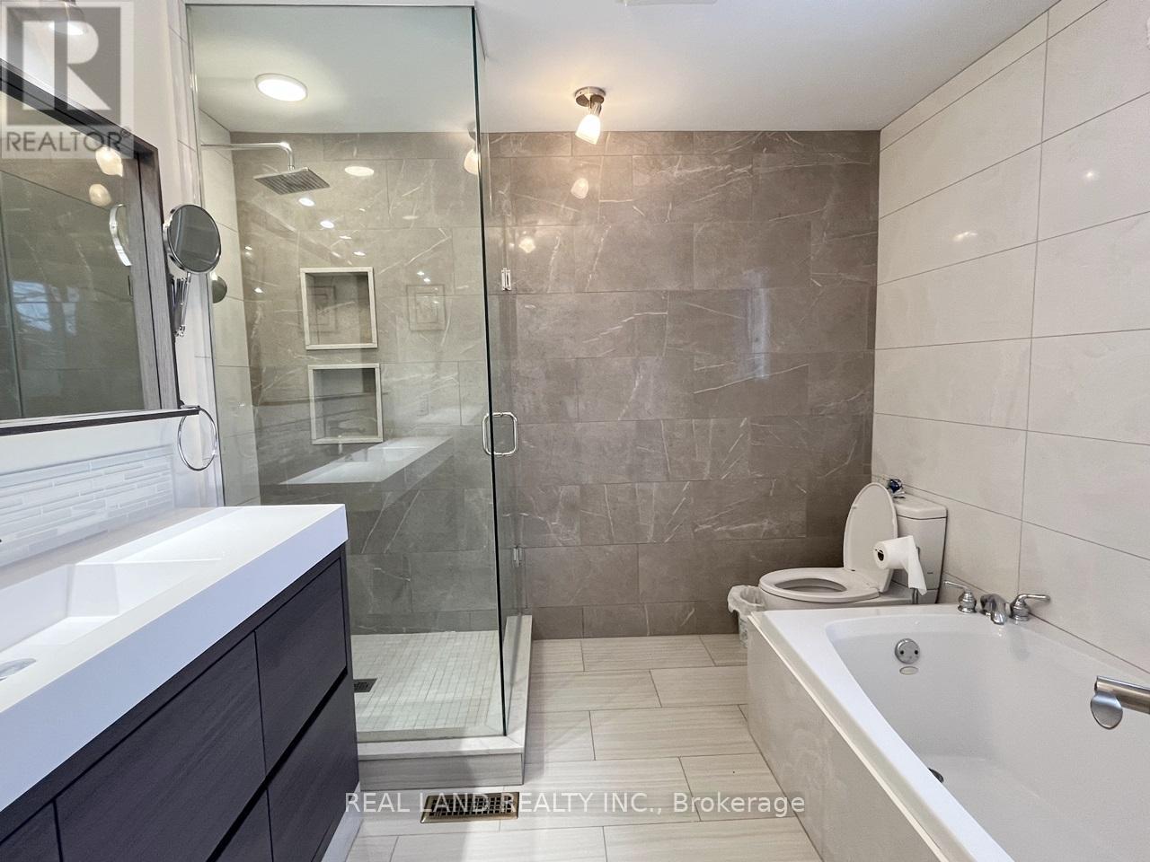 Upper - 260 Fisherville Road, Toronto, Ontario  M2R 3C5 - Photo 18 - C12569956