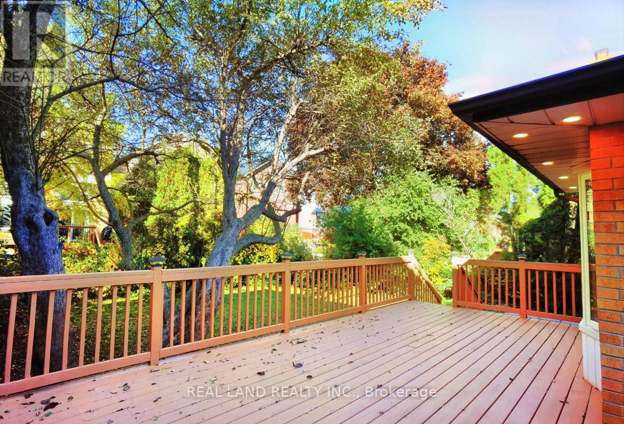 Upper - 260 Fisherville Road, Toronto, Ontario  M2R 3C5 - Photo 24 - C12569956