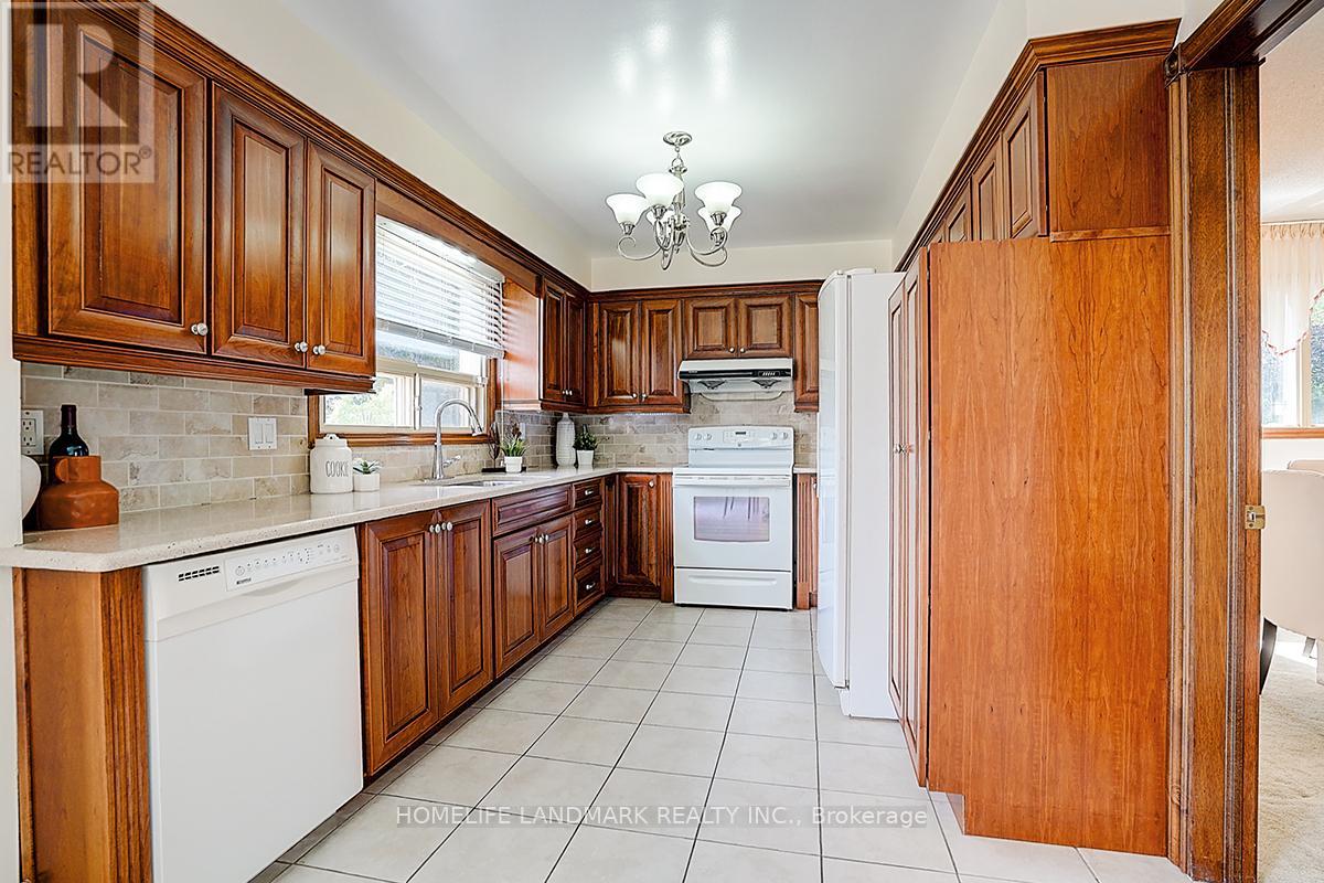 61 Ellenhall Square, Toronto, Ontario  M1W 3B1 - Photo 15 - E12569962