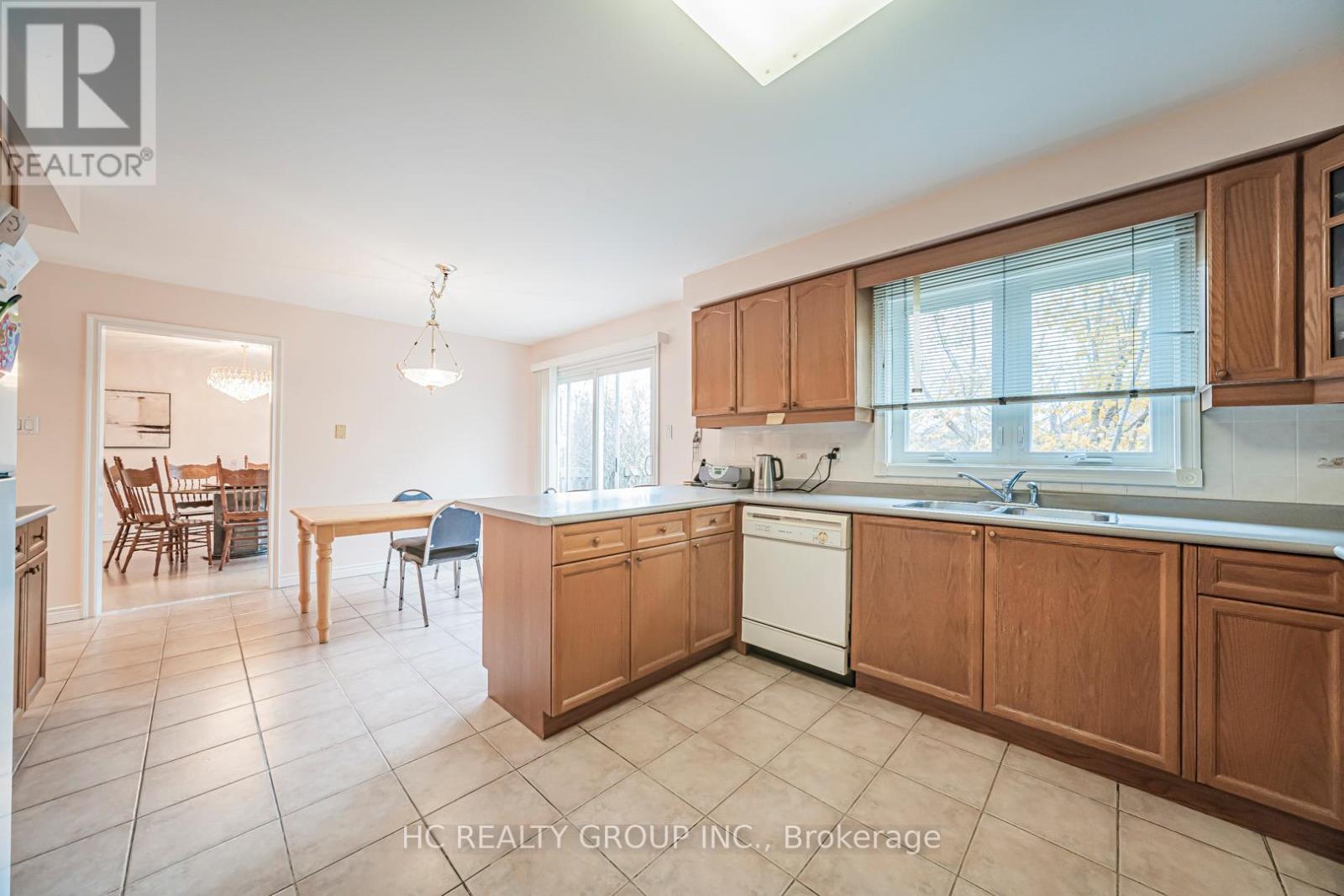 10 Westpoint Court, Richmond Hill, Ontario  L4B 2V6 - Photo 22 - N12569954