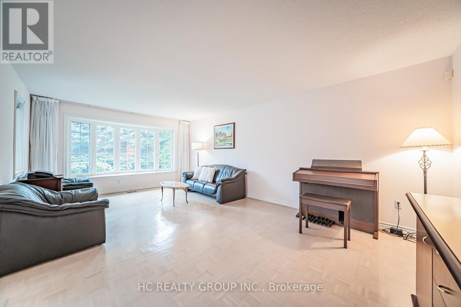 10 Westpoint Court, Richmond Hill, Ontario  L4B 2V6 - Photo 5 - N12569954