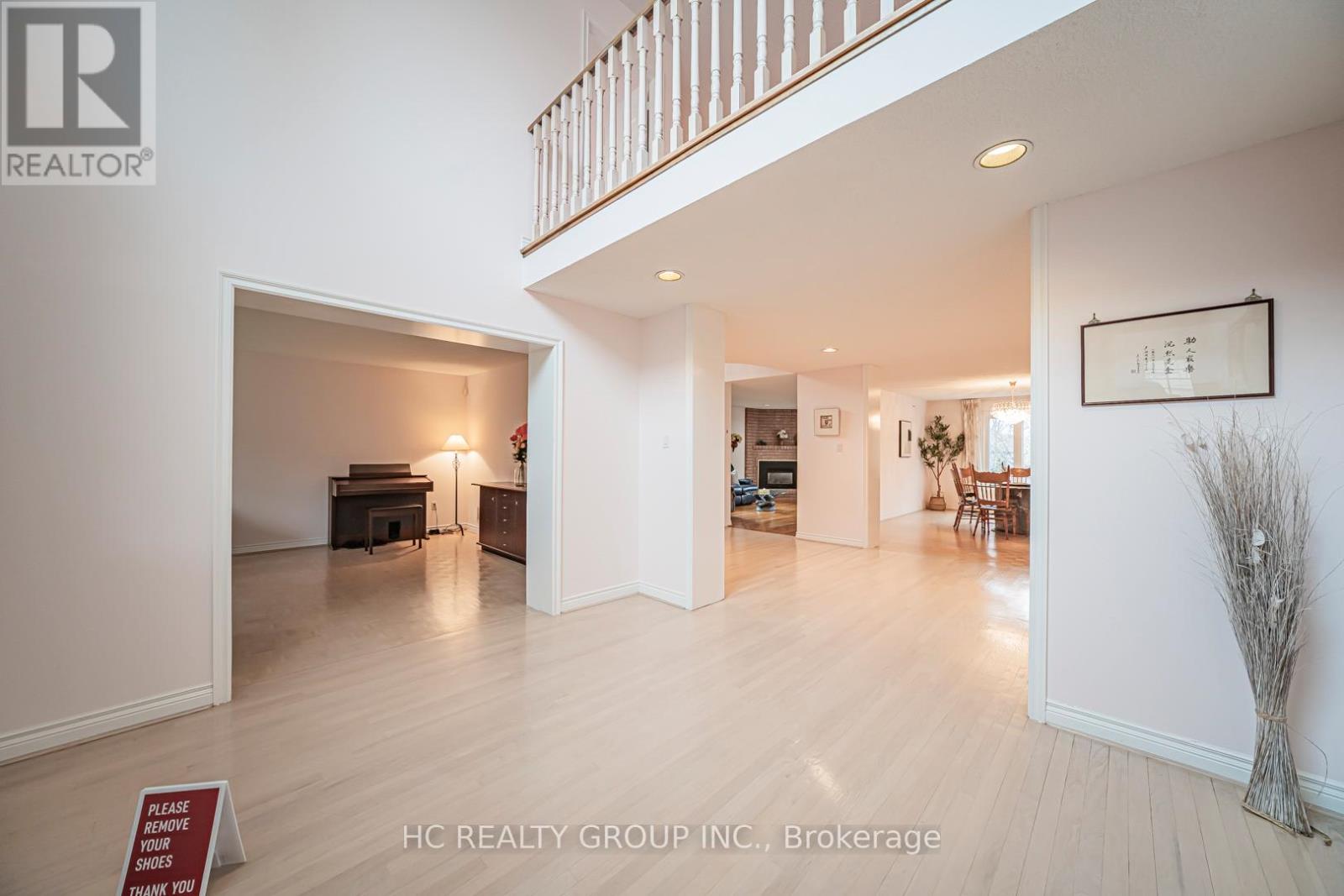 10 Westpoint Court, Richmond Hill, Ontario  L4B 2V6 - Photo 9 - N12569954