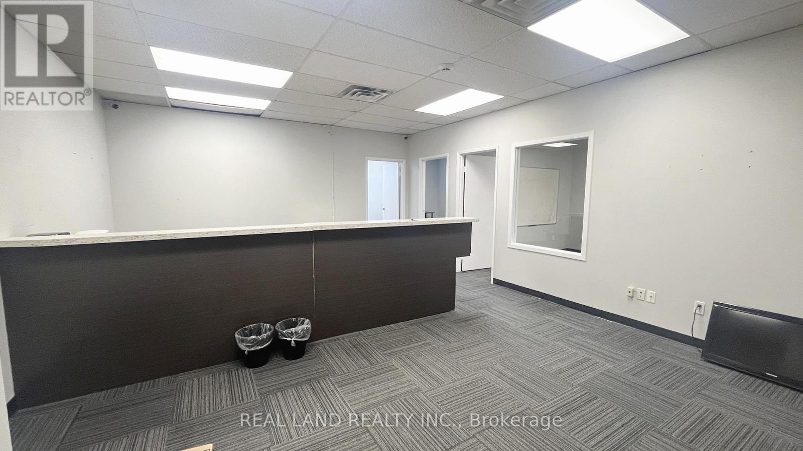 202 - 9030 Leslie Street, Richmond Hill, Ontario  L4B 1G2 - Photo 2 - N12569958