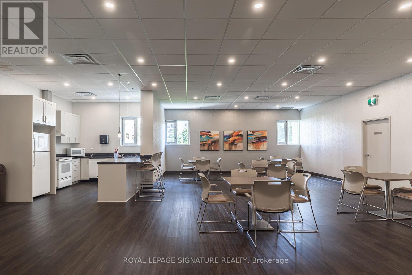 706 - 820 Burnhamthorpe Road, Toronto, Ontario  M9C 4W2 - Photo 15 - W12569964