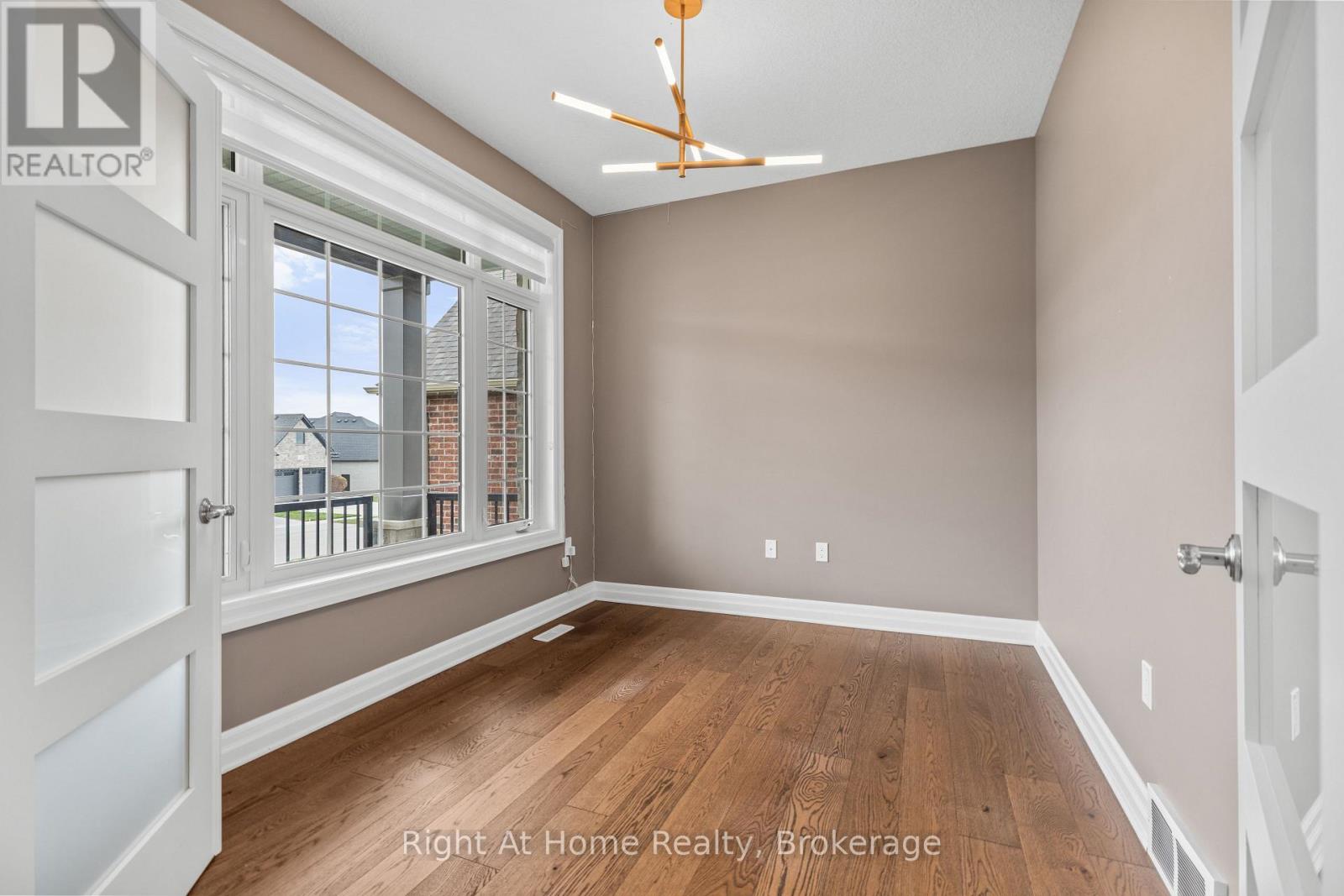 1038 Trailsway Avenue, London South, Ontario  N6K 0J2 - Photo 13 - X12569974