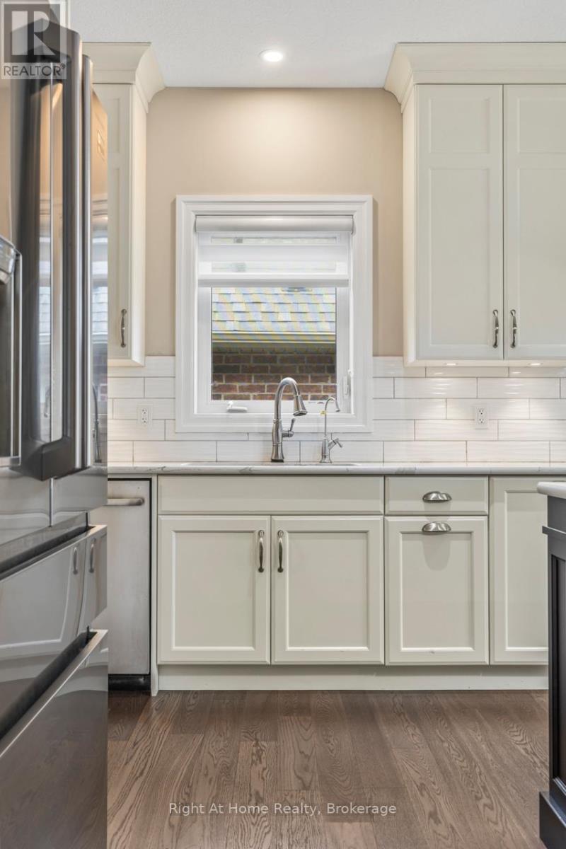 1038 Trailsway Avenue, London South, Ontario  N6K 0J2 - Photo 31 - X12569974