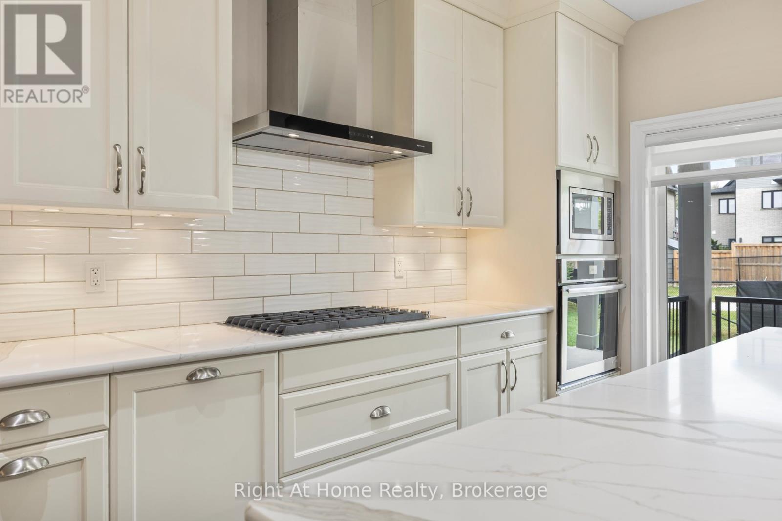 1038 Trailsway Avenue, London South, Ontario  N6K 0J2 - Photo 32 - X12569974