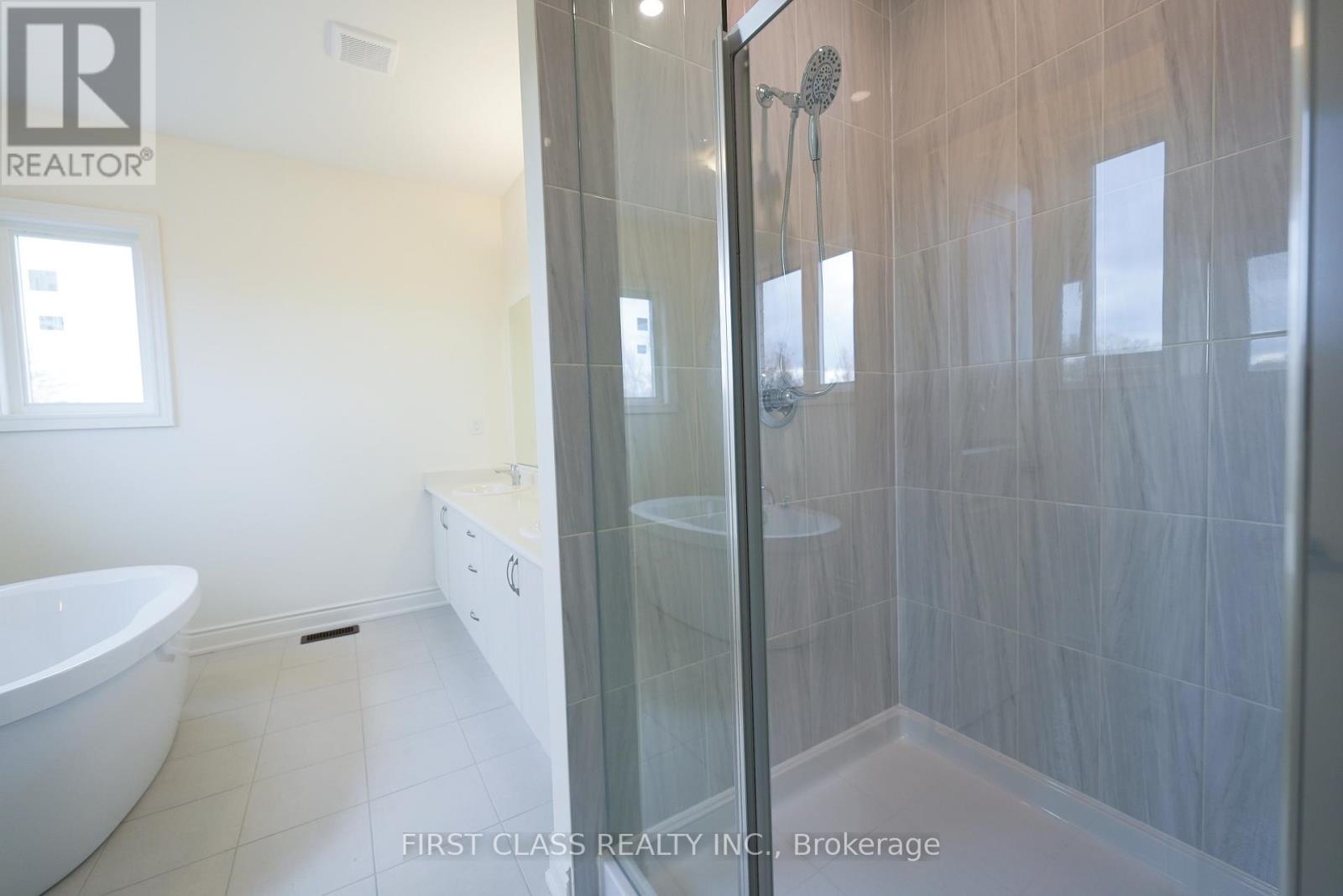 72 Boccella Crescent, Richmond Hill, Ontario  L4B 0H9 - Photo 41 - N12569014
