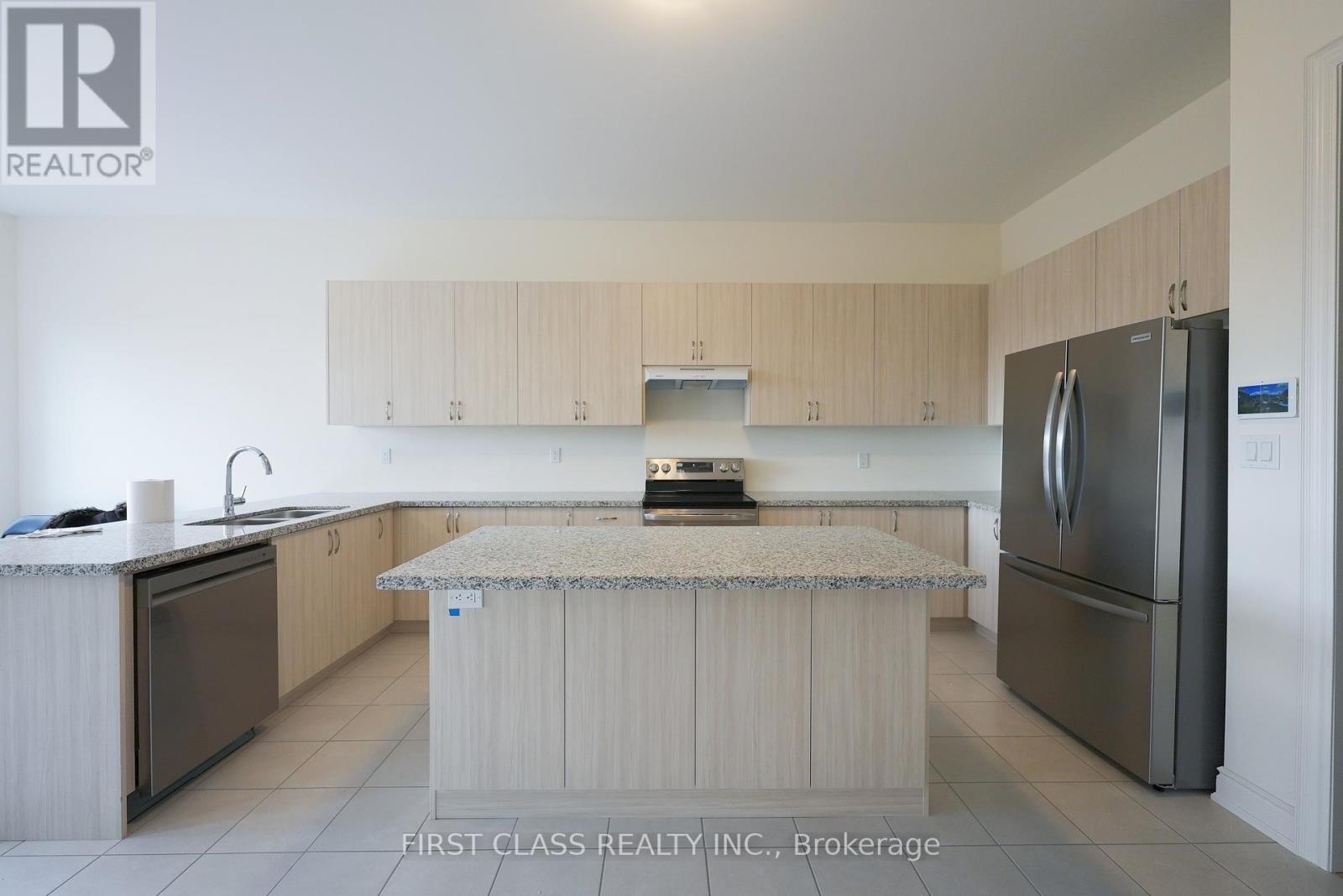 72 Boccella Crescent, Richmond Hill, Ontario  L4B 0H9 - Photo 7 - N12569014