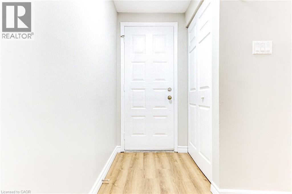 30a Helene Crescent, Waterloo, Ontario  N2L 5E5 - Photo 2 - 40787797