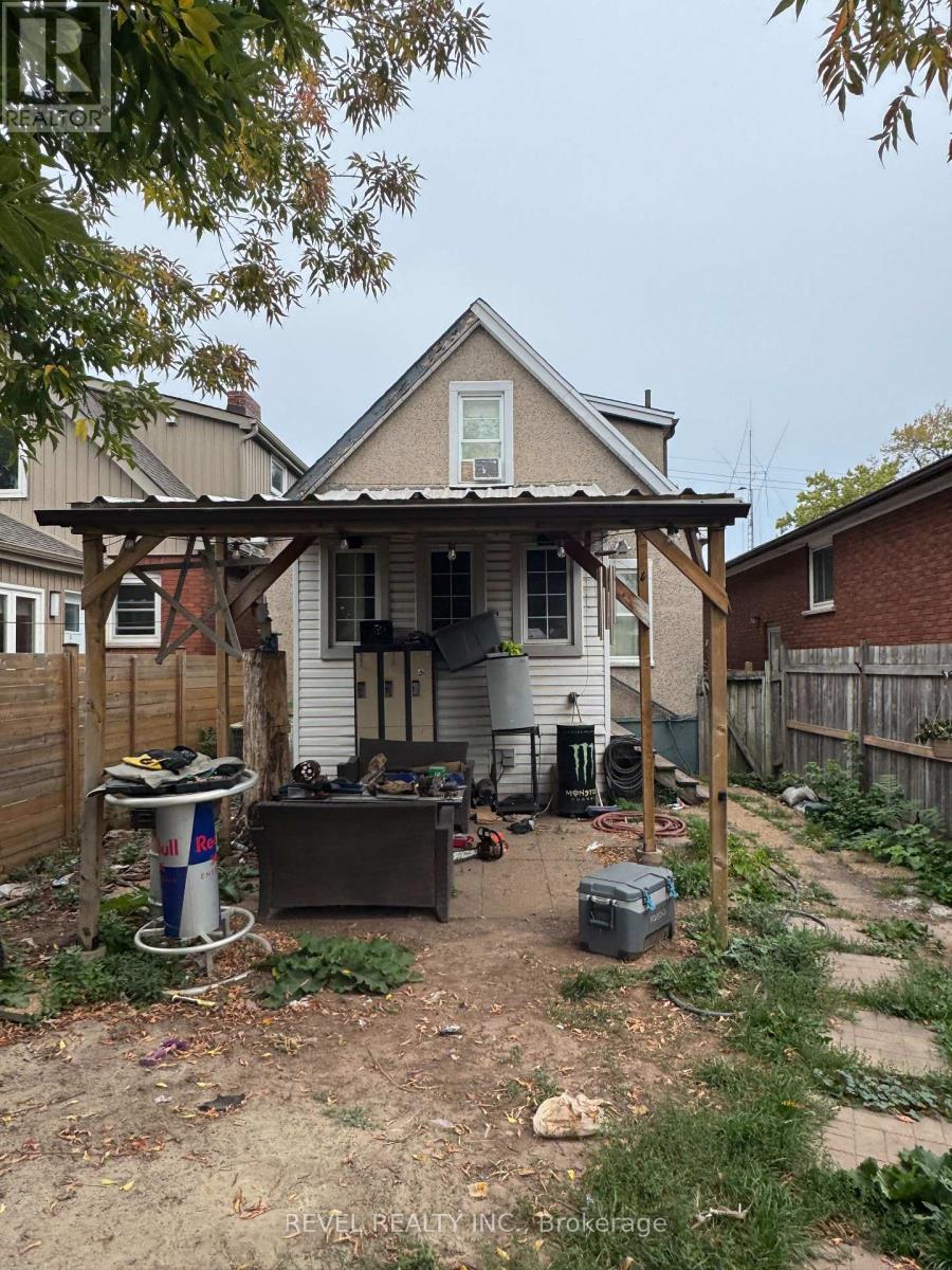 82 Cambridge Avenue, Hamilton, Ontario  L8H 1T6 - Photo 3 - X12569976