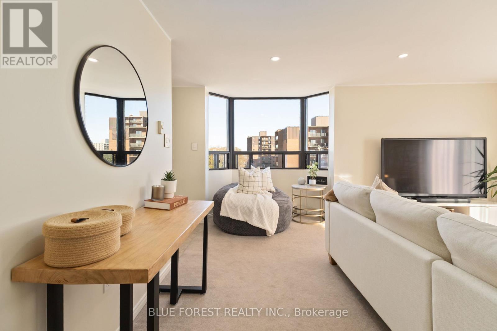 Photo 2 of 37 for 502 - 75 Huxley Street