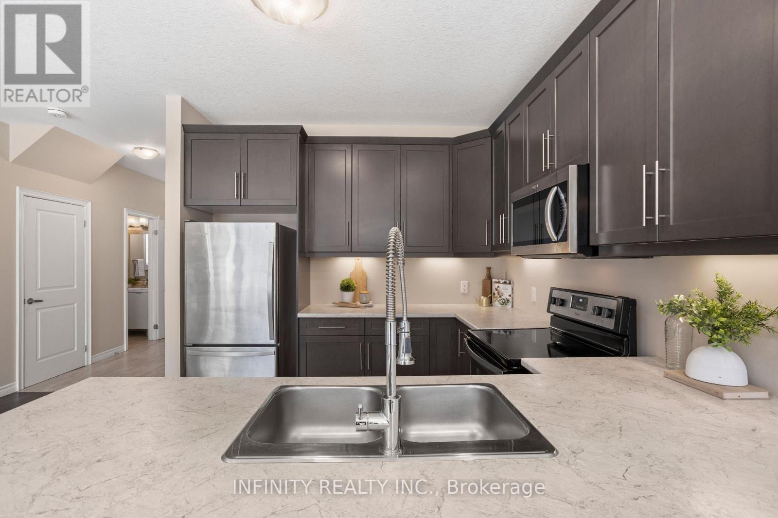 2018 Clayridge Way, London North, Ontario  N6G 0V3 - Photo 12 - X12569988