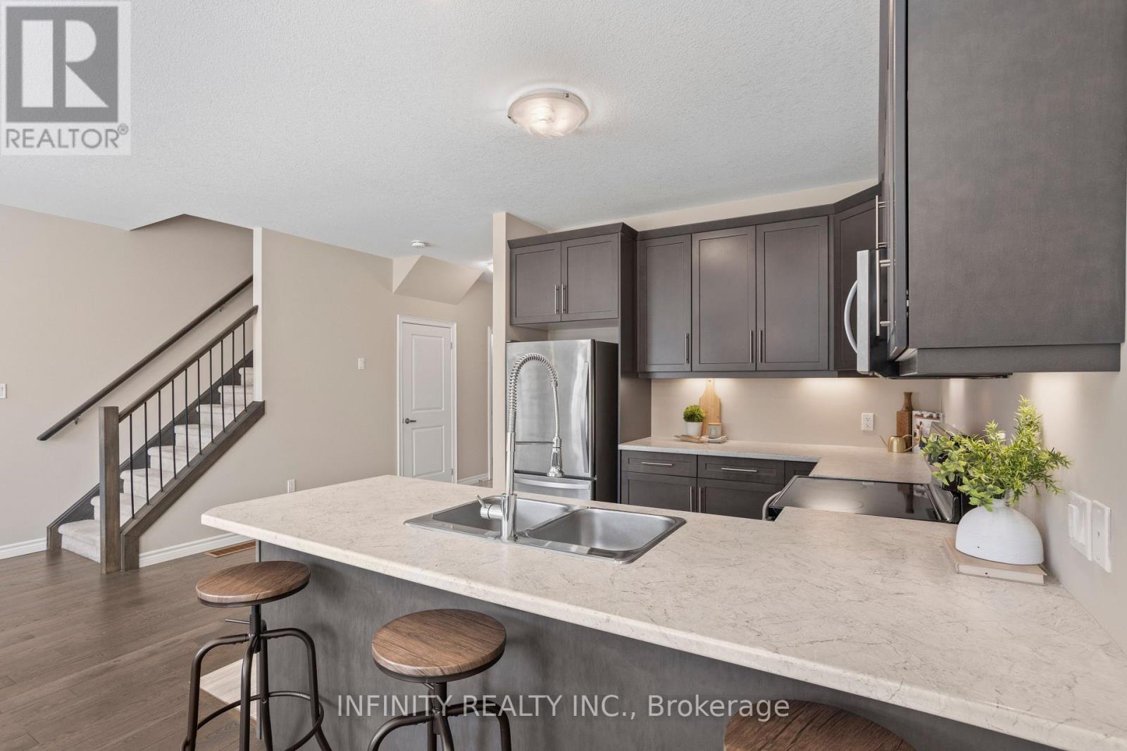 2018 Clayridge Way, London North, Ontario  N6G 0V3 - Photo 13 - X12569988