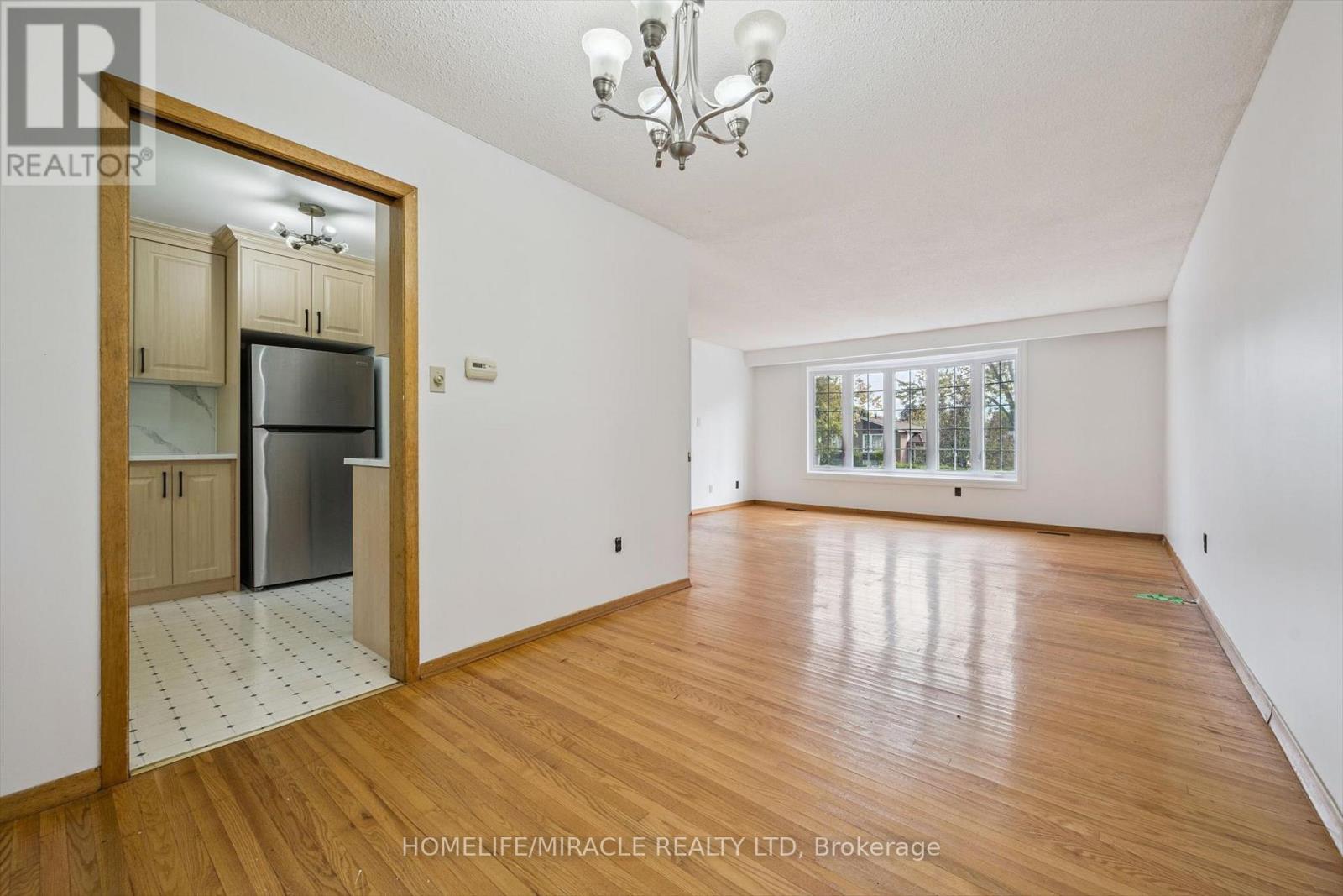 56 Elgin Drive, Brampton, Ontario  L6Y 1A8 - Photo 10 - W12569566