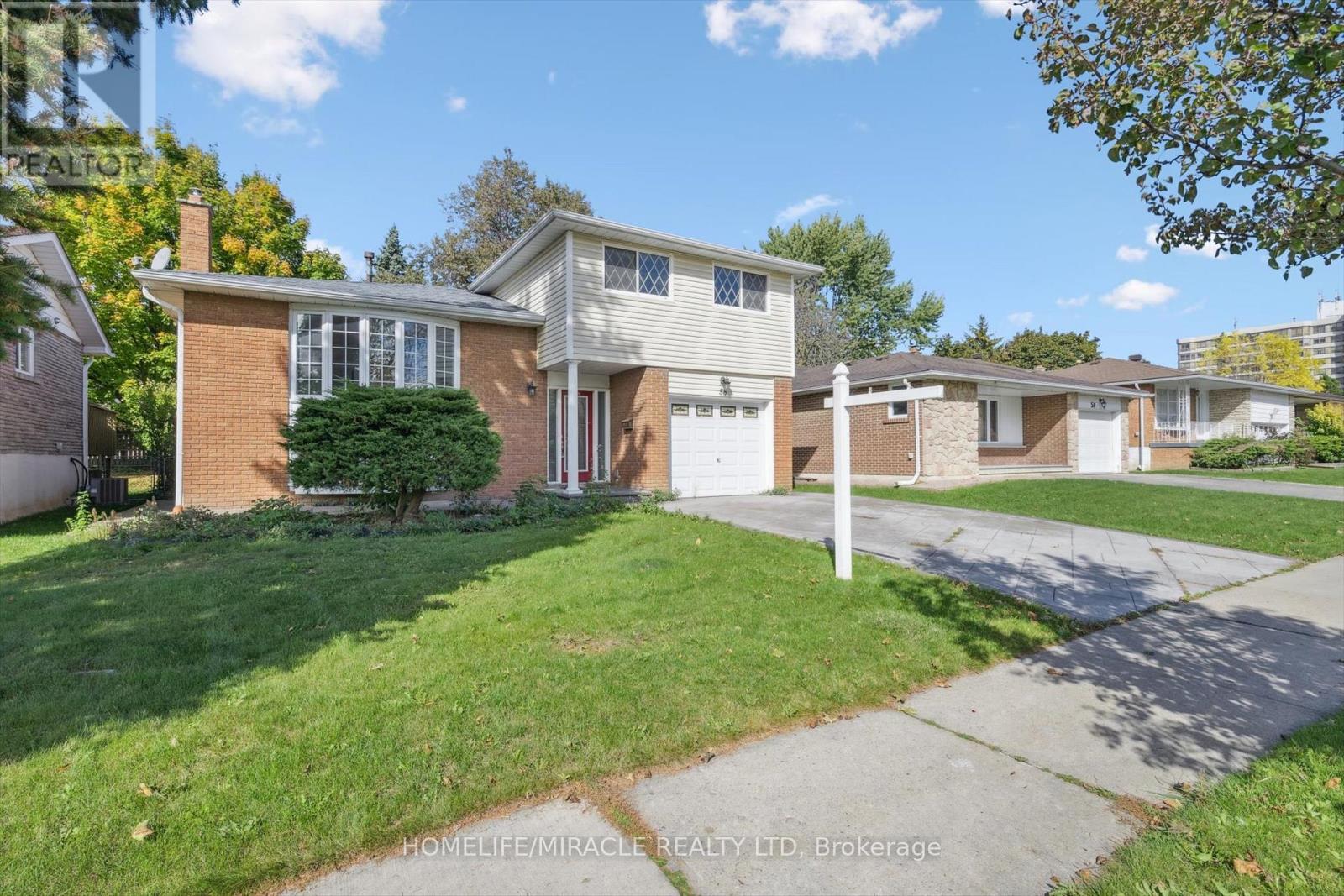 56 Elgin Drive, Brampton, Ontario  L6Y 1A8 - Photo 3 - W12569566