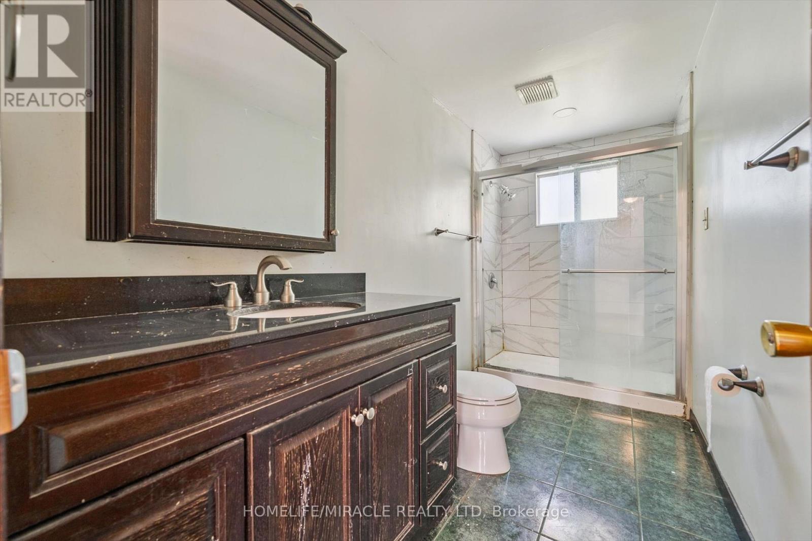 56 Elgin Drive, Brampton, Ontario  L6Y 1A8 - Photo 23 - W12569566