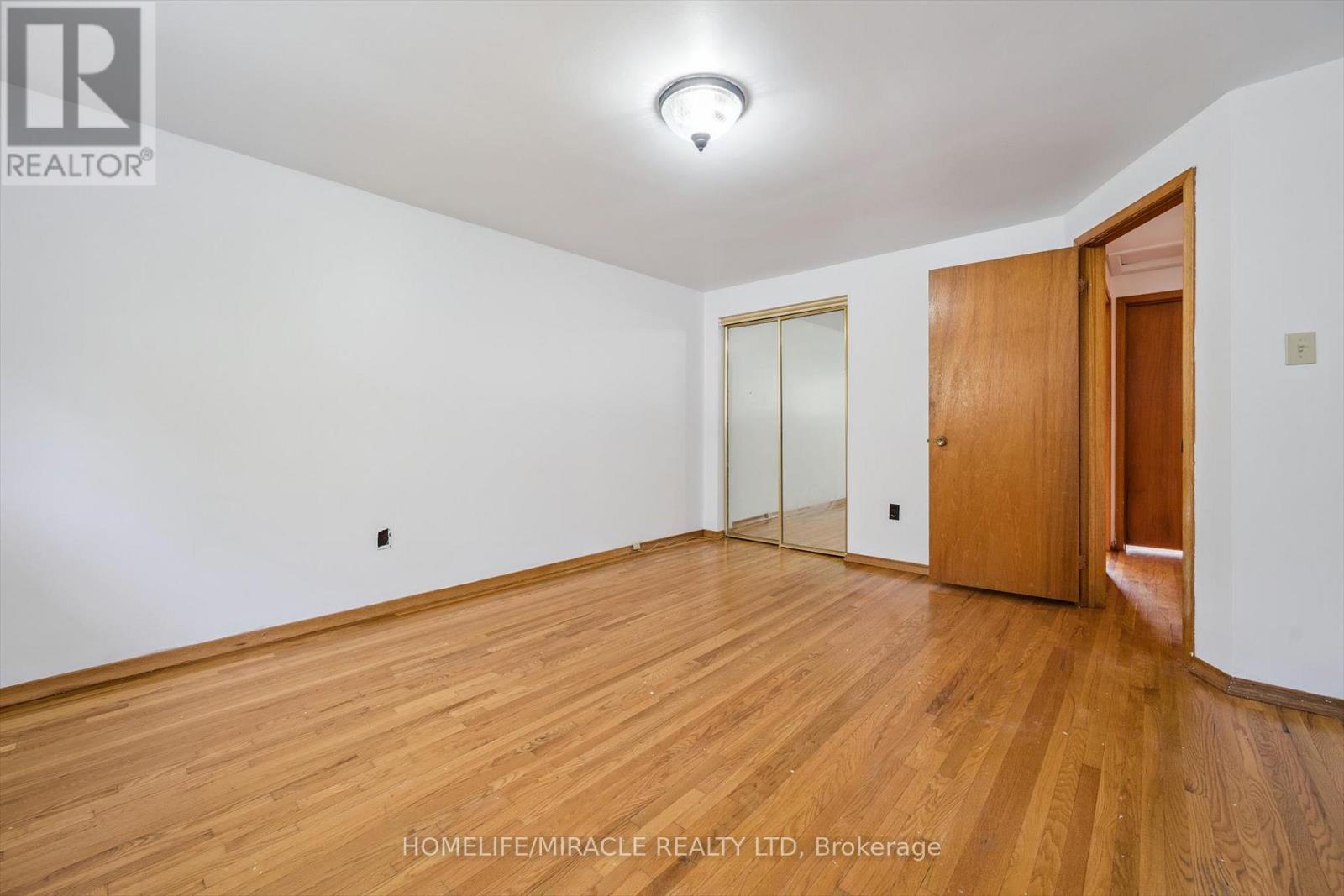 56 Elgin Drive, Brampton, Ontario  L6Y 1A8 - Photo 18 - W12569566