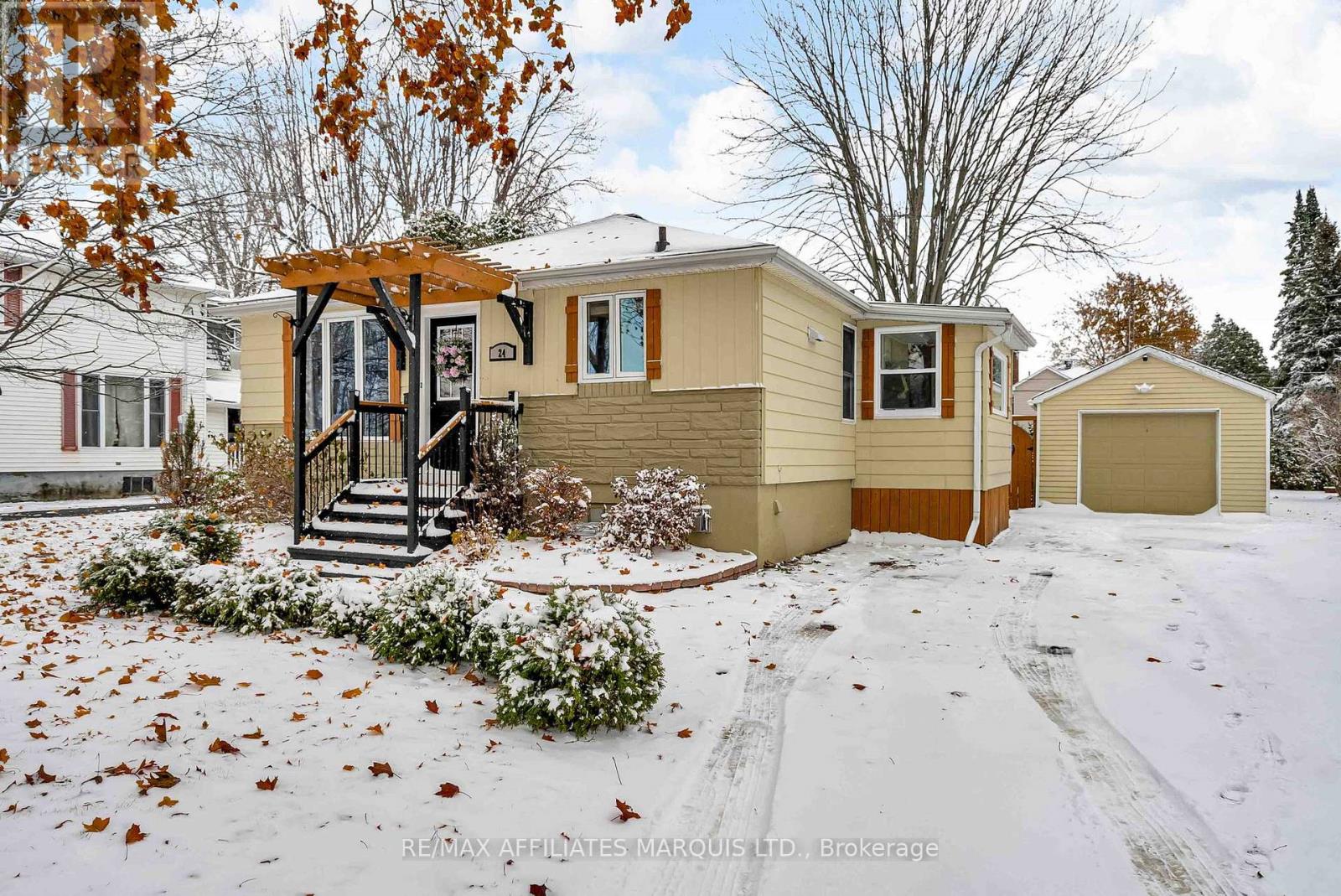 24 Bethune Avenue, South Stormont, Ontario  K0C 1P0 - Photo 2 - X12538422