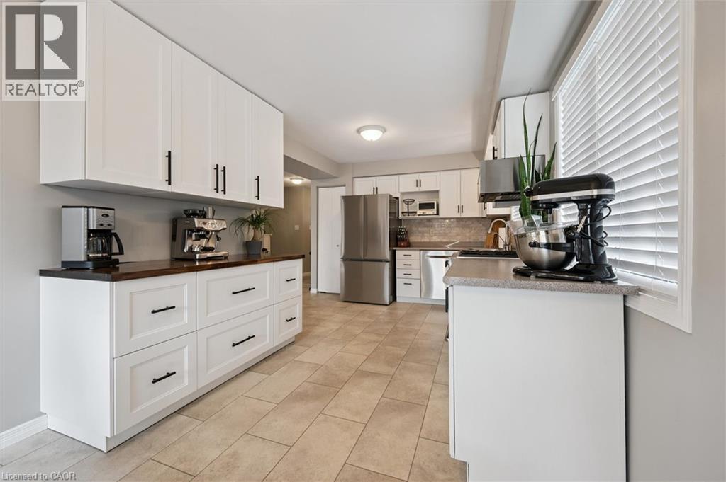 302 Highbrook Crescent, Kitchener, Ontario  N2E 3S6 - Photo 11 - 40790001