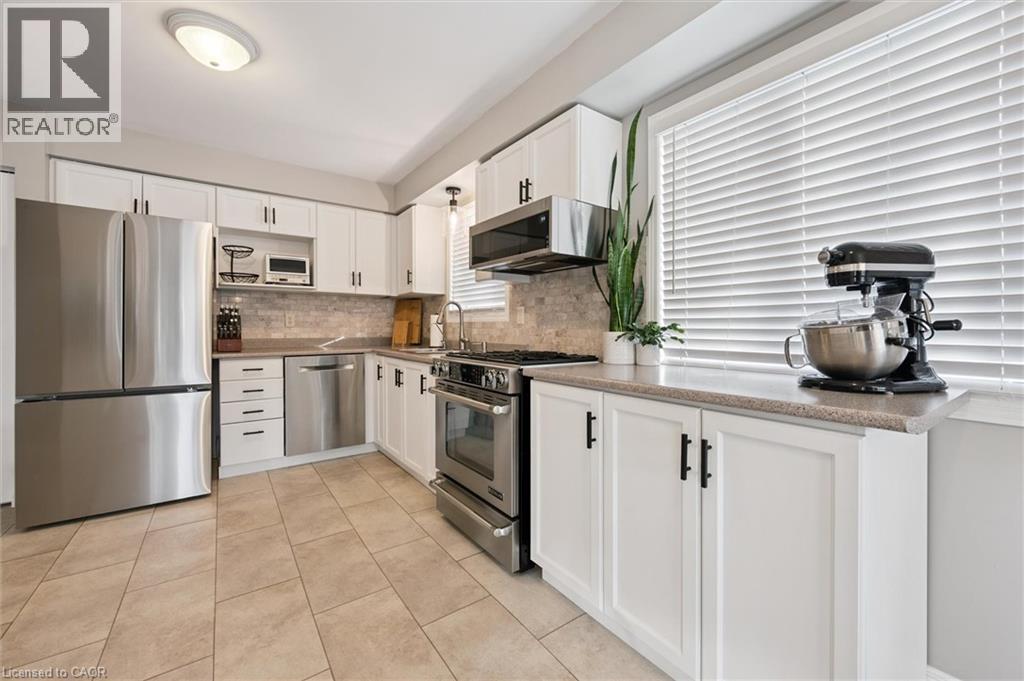 302 Highbrook Crescent, Kitchener, Ontario  N2E 3S6 - Photo 12 - 40790001