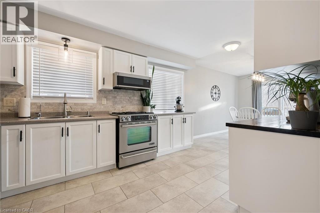 302 Highbrook Crescent, Kitchener, Ontario  N2E 3S6 - Photo 13 - 40790001