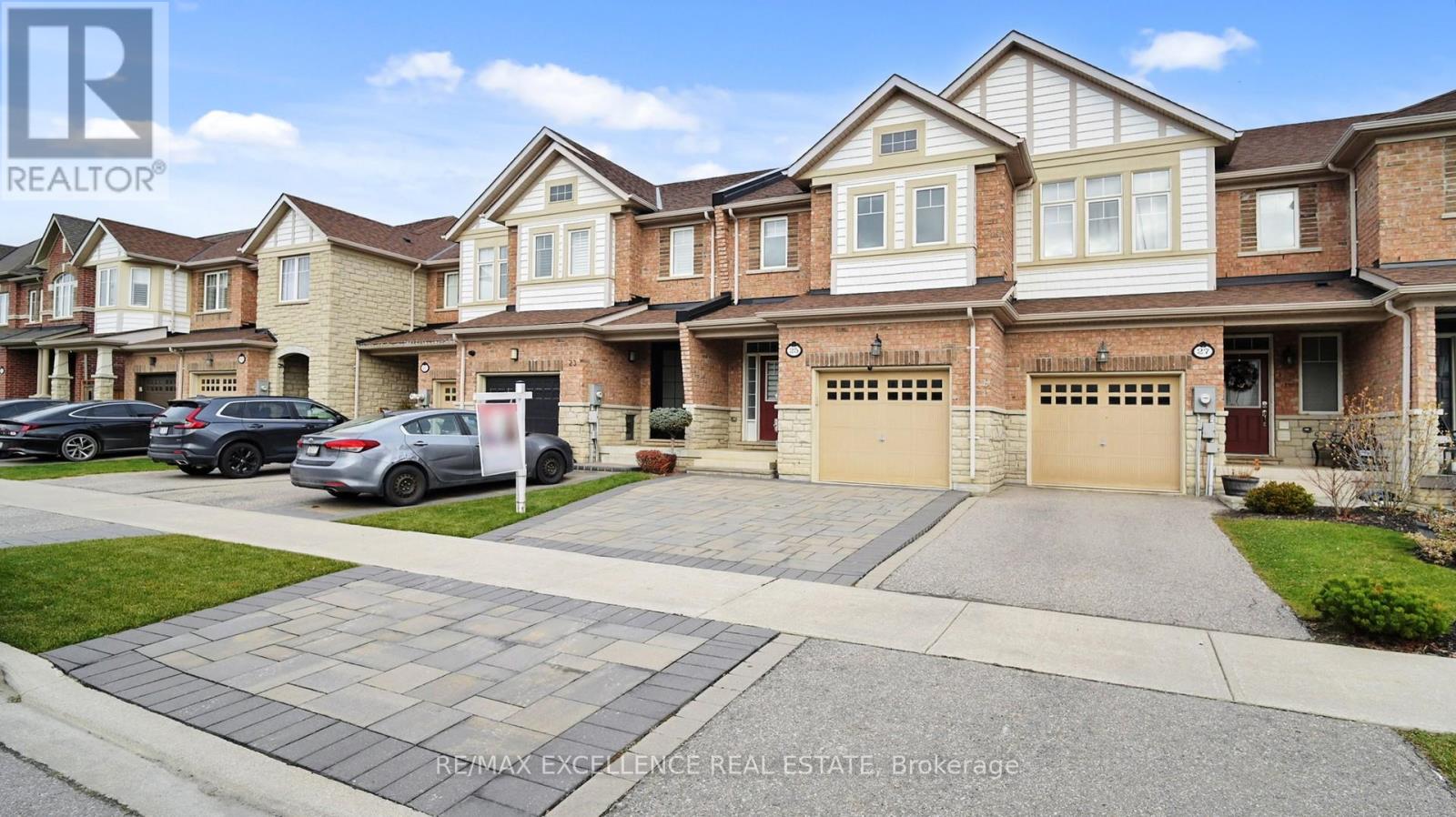 25 Vinewood Road, Caledon, Ontario  L7C 1A9 - Photo 2 - W12569984