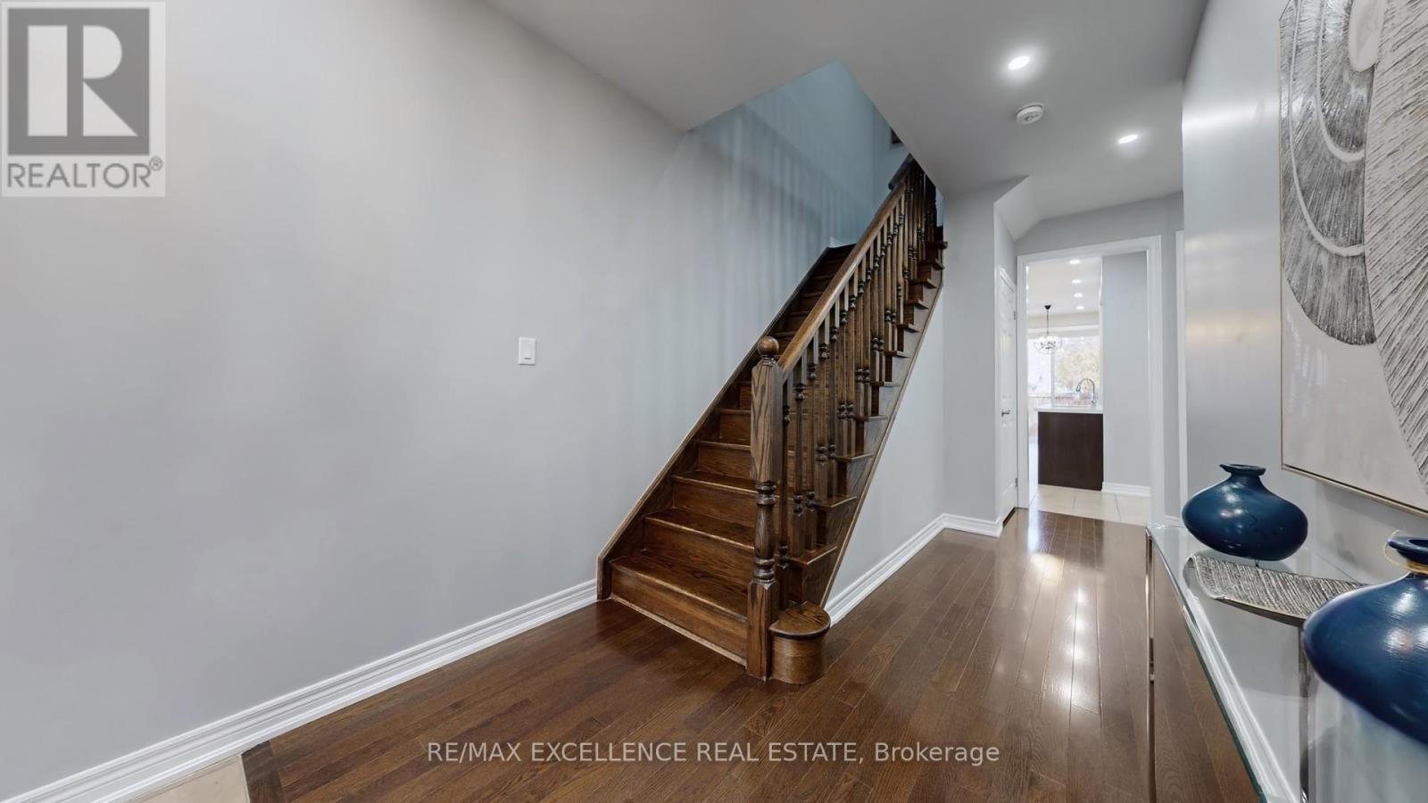 25 Vinewood Road, Caledon, Ontario  L7C 1A9 - Photo 4 - W12569984