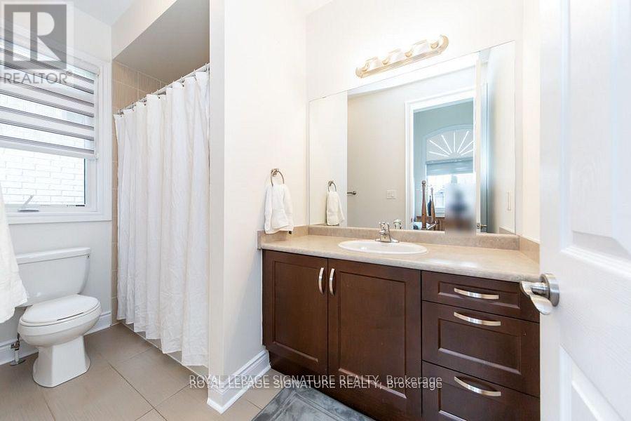 37 Royal West Drive, Brampton, Ontario  L6X 0Z8 - Photo 16 - W12570000