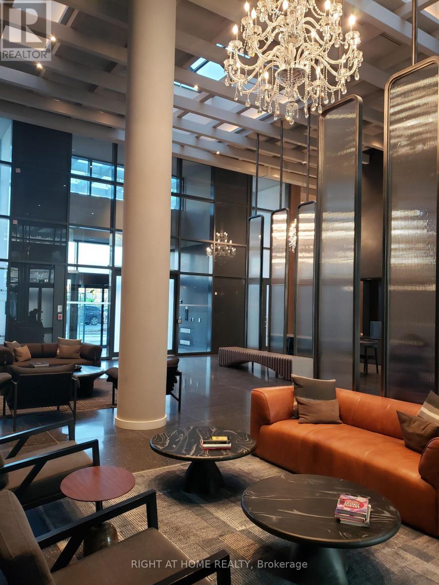 8 INTERCHANGE WAY, Vaughan, Ontario