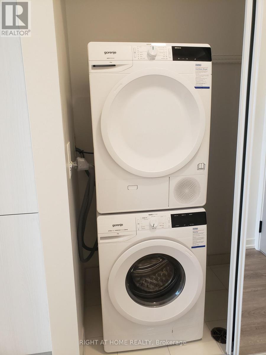 8 Interchange Way, Vaughan, Ontario  L4K 5Z7 - Photo 9 - N12565920