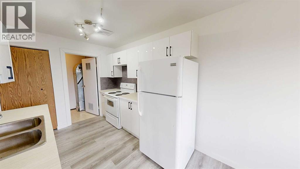 40, 5 Acadia Road W, Lethbridge, Alberta  T1K 4C1 - Photo 2 - A2269069