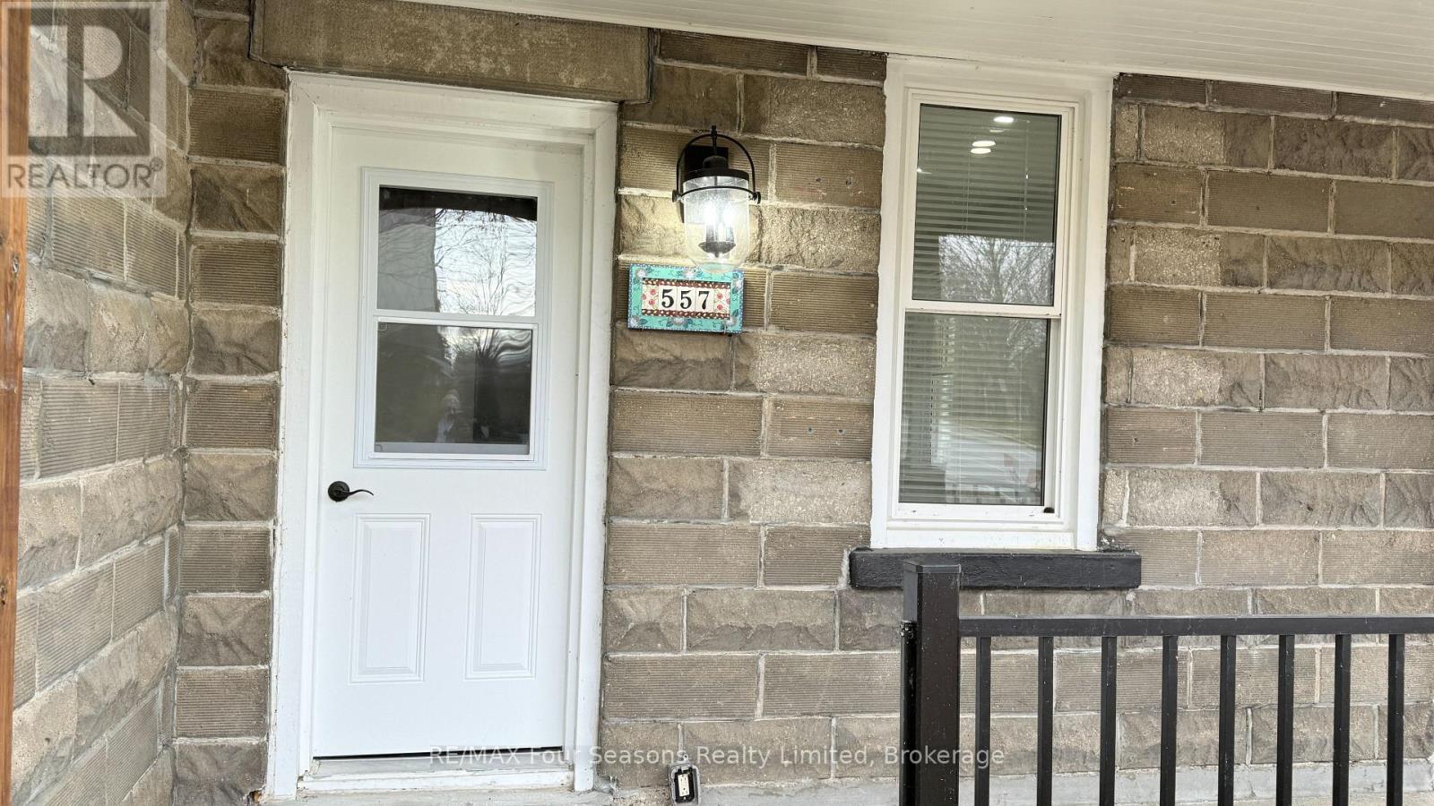 557 Catherine Street, Saugeen Shores, Ontario  N0H 2C1 - Photo 9 - X12144483