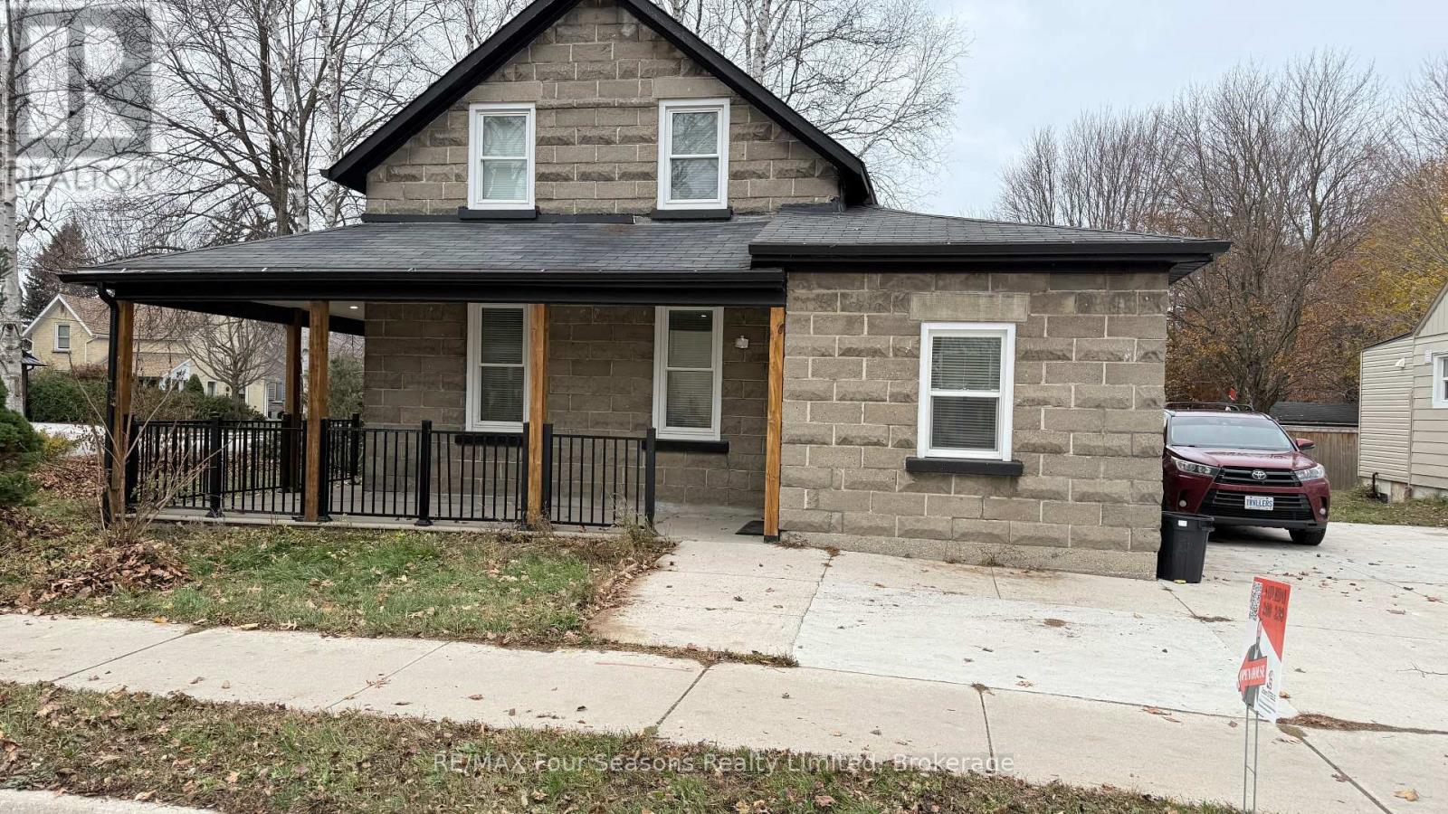 557 Catherine Street, Saugeen Shores, Ontario  N0H 2C1 - Photo 2 - X12144483