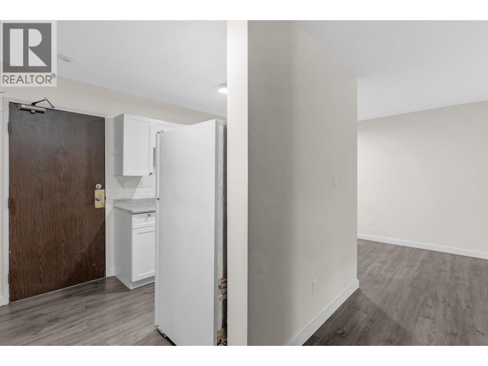 107 1121 Howie Avenue, Coquitlam, British Columbia  V3J 1T9 - Photo 11 - R3069487