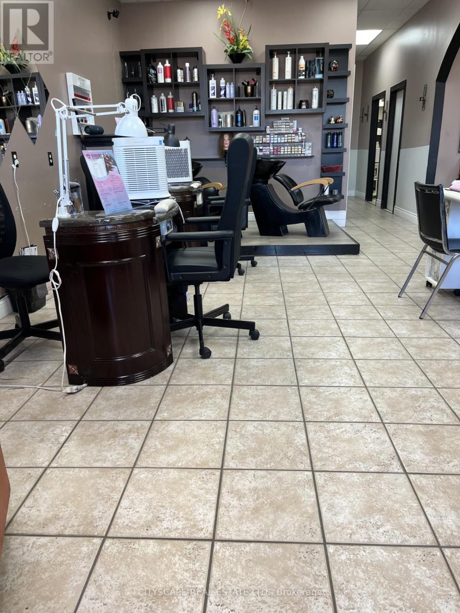 1070 Stone Church Road E, Hamilton, Ontario  L8W 3K8 - Photo 20 - X12500554