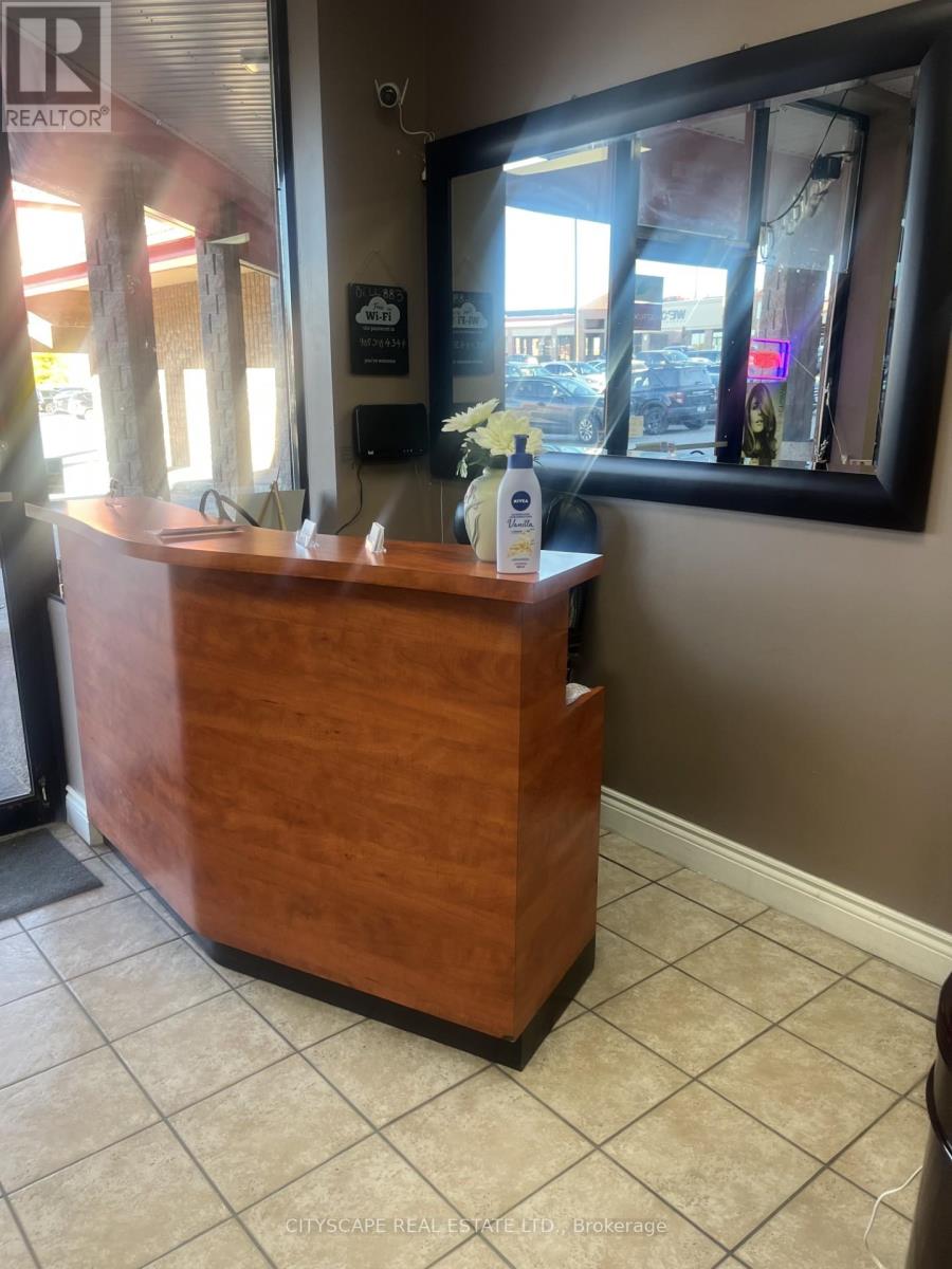 1070 Stone Church Road E, Hamilton, Ontario  L8W 3K8 - Photo 19 - X12500554