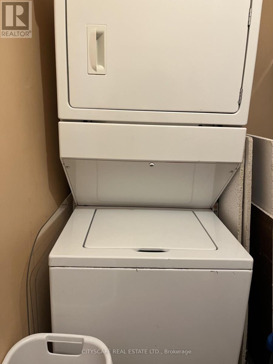 1070 Stone Church Road E, Hamilton, Ontario  L8W 3K8 - Photo 9 - X12500554