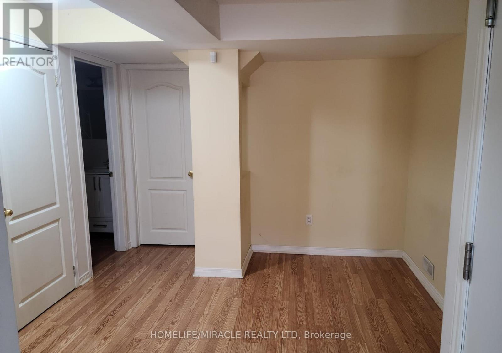 36 Legend Lane, Brampton, Ontario  L6X 5B5 - Photo 10 - W12570038