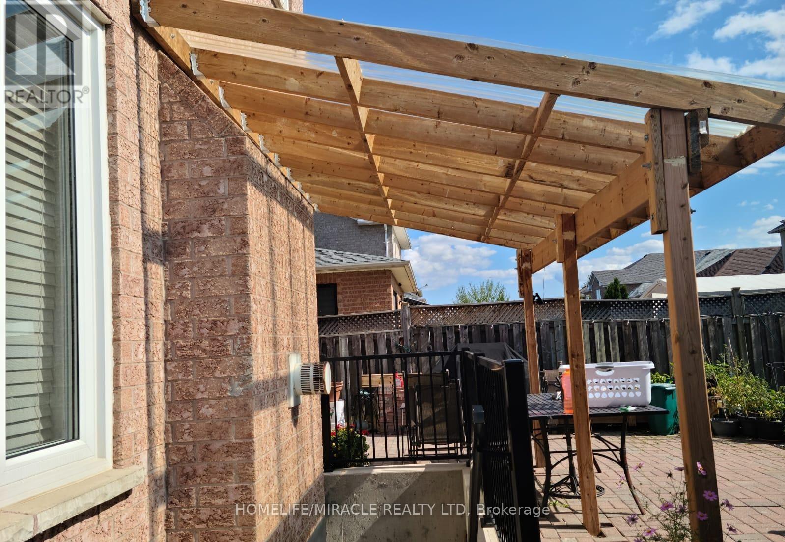 36 Legend Lane, Brampton, Ontario  L6X 5B5 - Photo 3 - W12570038