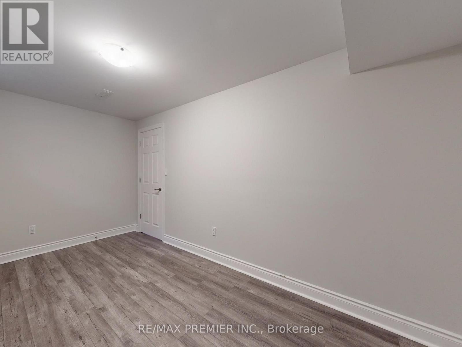 140 Magnolia Crescent, Oakville, Ontario L6M 4M1 - Photo 46 - W12496680