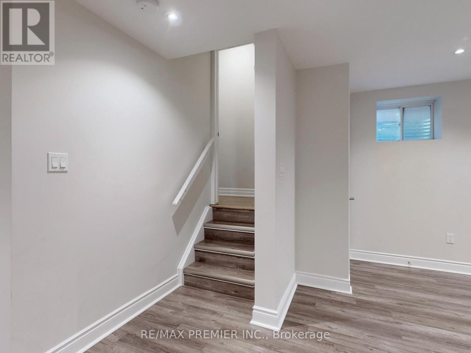 140 Magnolia Crescent, Oakville, Ontario L6M 4M1 - Photo 43 - W12496680