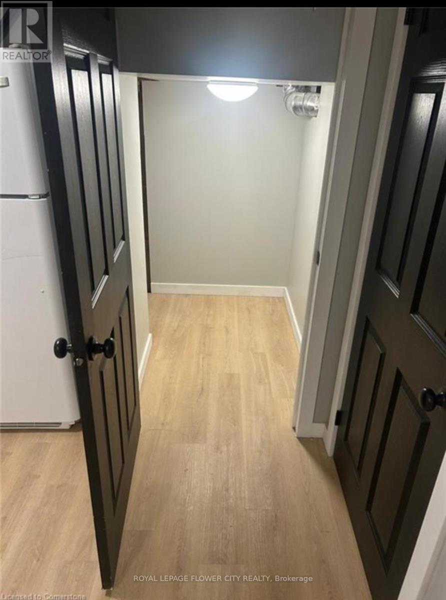 Photo 16 of 20 for 196 Gladstone Avenue