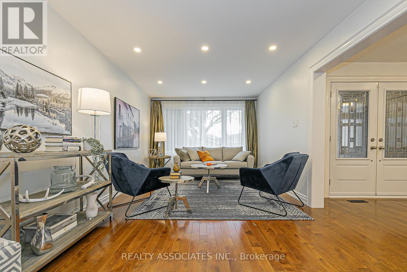 81 Derby Court, Newmarket, Ontario  L3Y 5Z8 - Photo 12 - N12559172