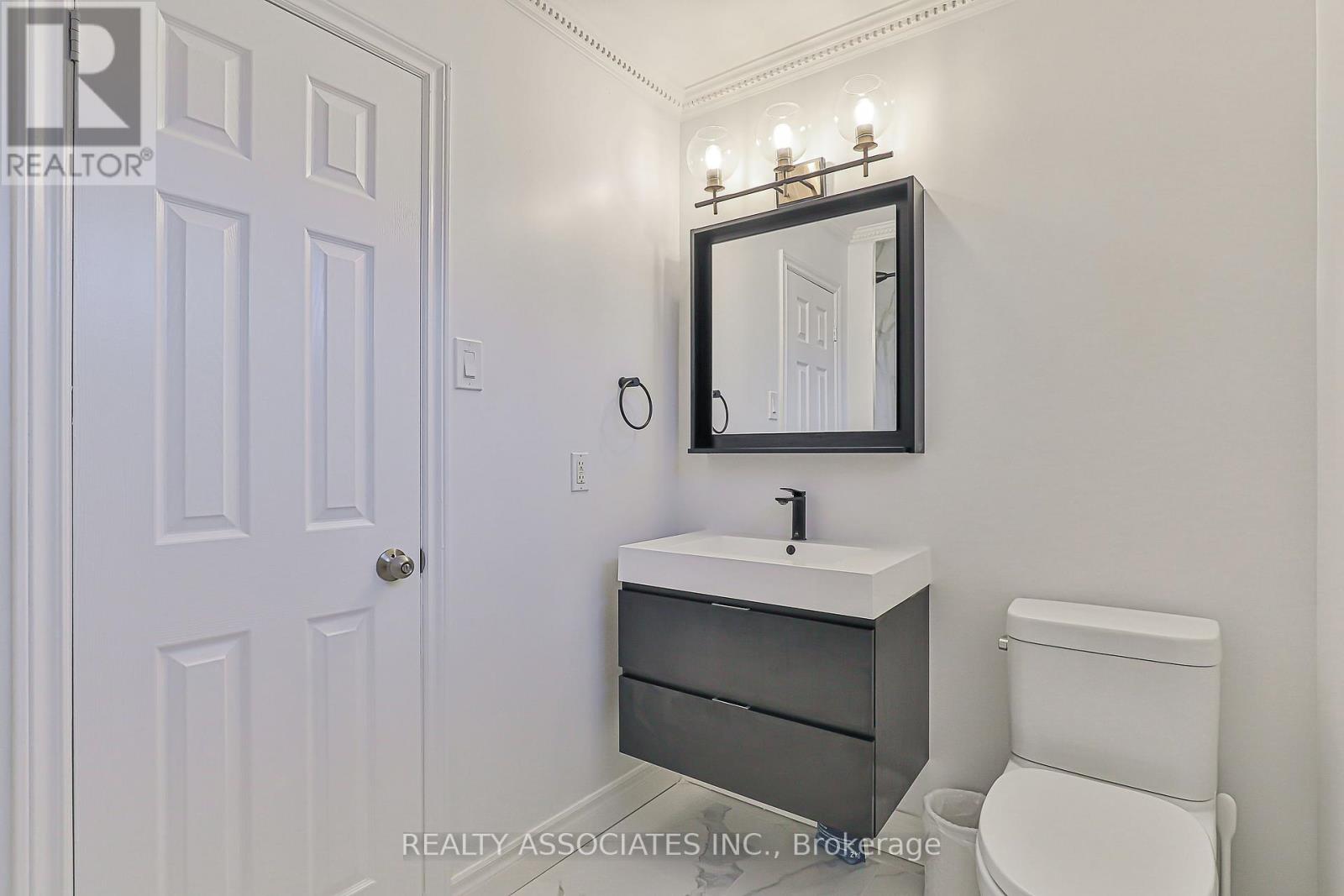 81 Derby Court, Newmarket, Ontario  L3Y 5Z8 - Photo 29 - N12559172