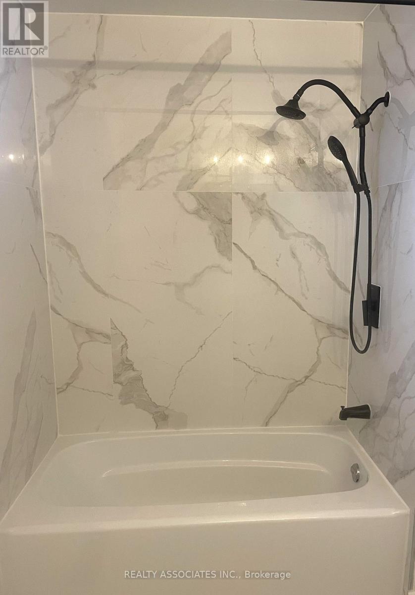 81 Derby Court, Newmarket, Ontario  L3Y 5Z8 - Photo 32 - N12559172